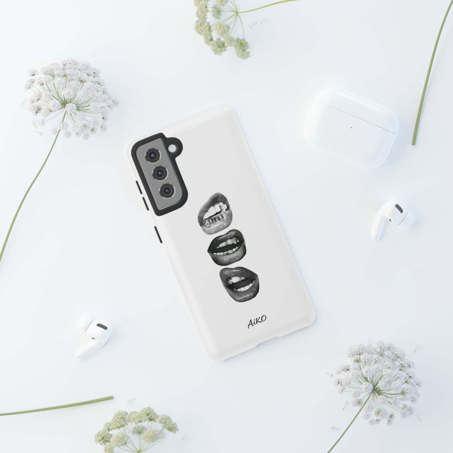 Monochrome Bite Lip Art