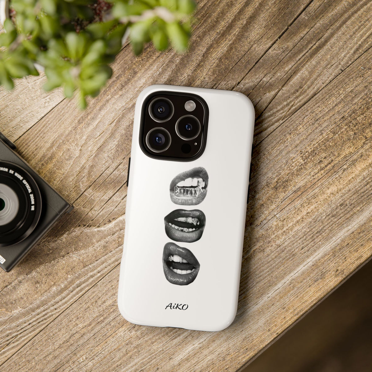 Monochrome Bite Lip Art