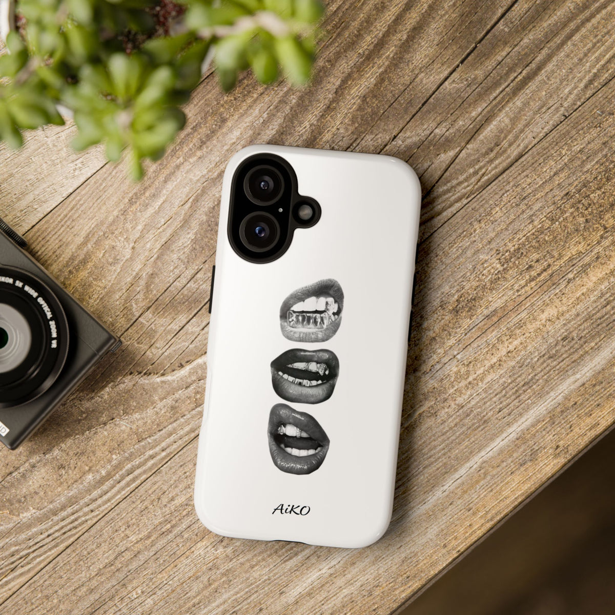 Monochrome Bite Lip Art