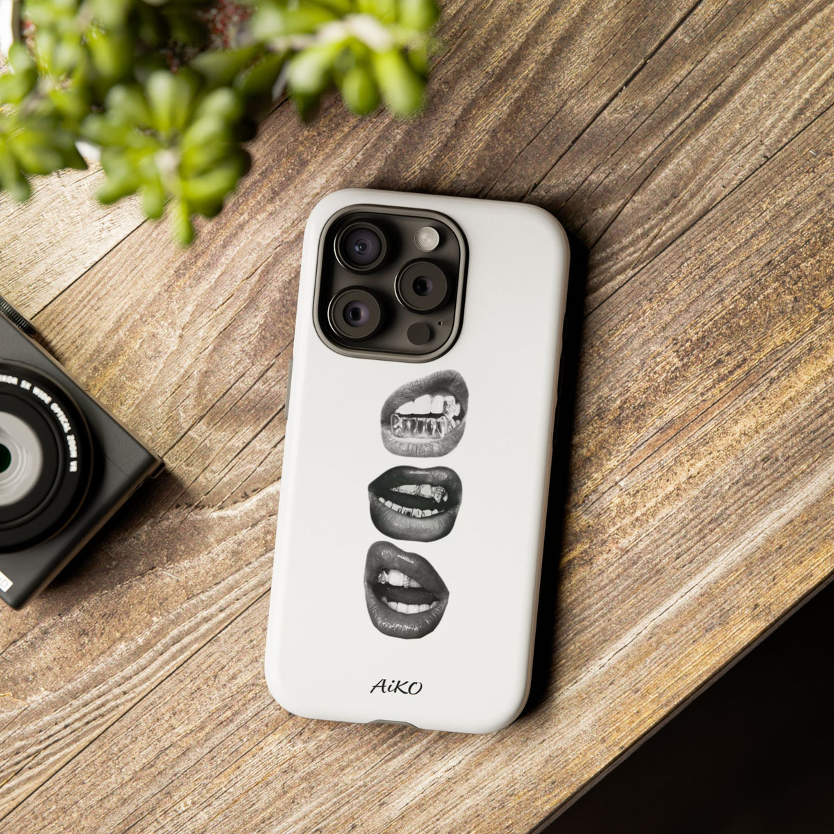 Monochrome Bite Lip Art