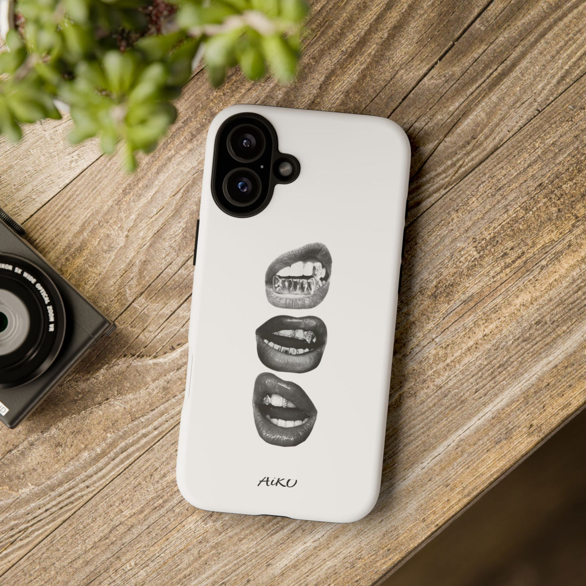 Monochrome Bite Lip Art