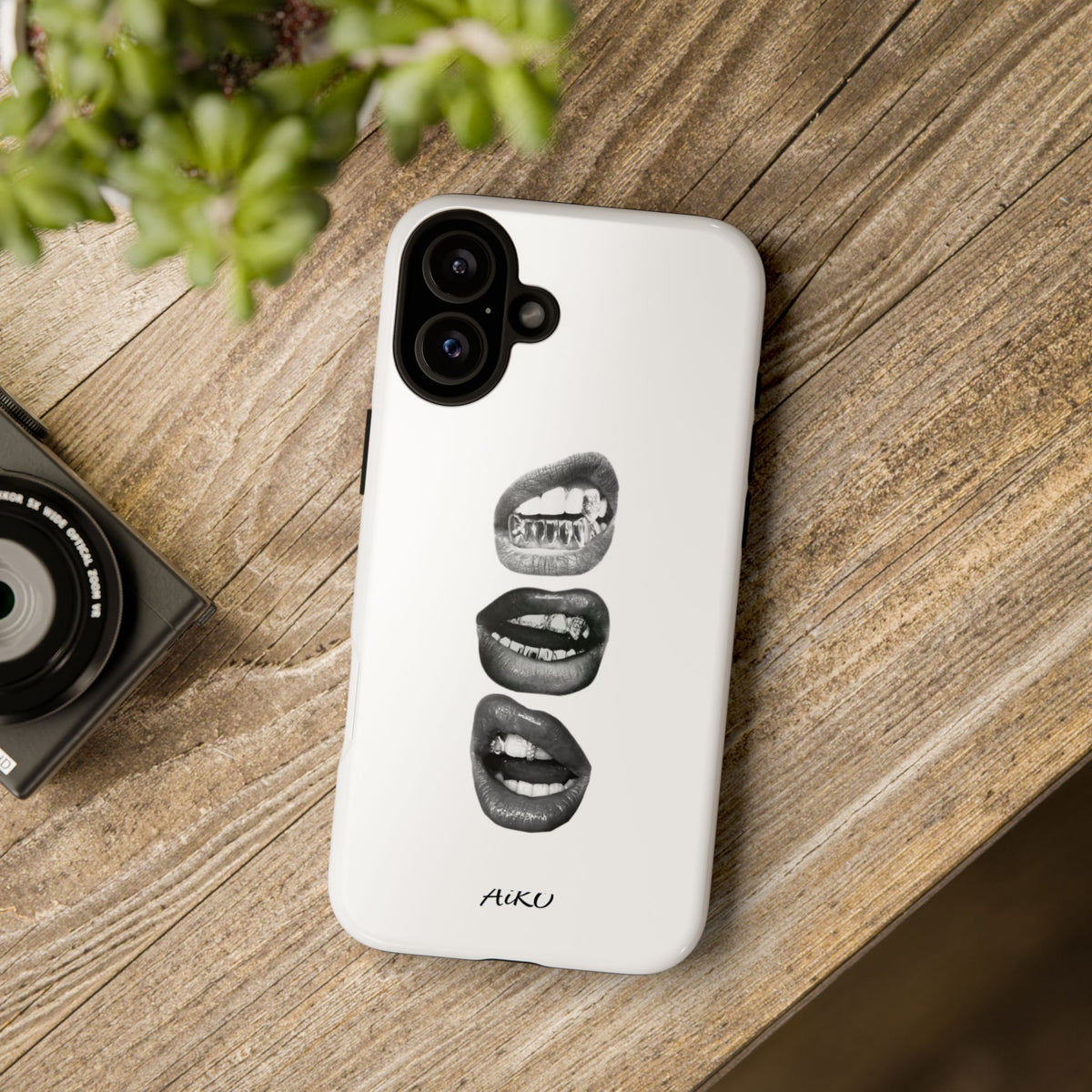 Monochrome Bite Lip Art